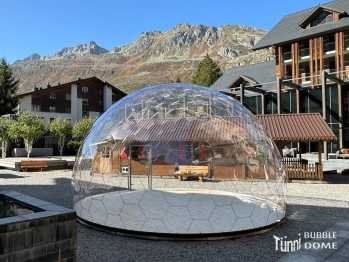 BUBBLE DOME, Ø 7 m, Höhe 4.15m, mit Glastüre im Chedi in Andermatt 