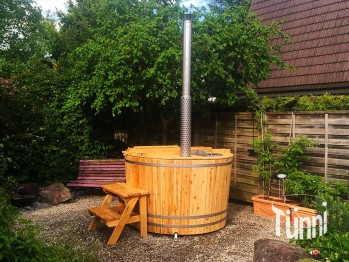 TÜNNI RUND KONISCH Ø 180 / 160 cm für 5 Personen, Hotpot; Badefass; Badezuber; Badebottich; Hottub; Hot tub kaufen; Holzbadewanne; Badetonne; Hot Tubs; Alpenbad; Hotpot kaufen; Hotpot Schweiz; Garten Holzbad; Bain nordique; bain finlandais; Ofuro; spa en