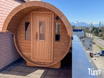 Saunafass 3.0m Länge, Ø 1.9m auf einem Dach