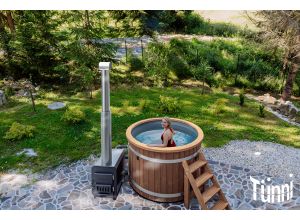 Kaufen Sie den TÜNNI POLY L Aussenofen HOTPOT & HOTTUB in der Schweiz. Die Poly Badezuber sind qualitativ hochstehende Badezuber. Entspannung in der Natur im eigenen Wellness SPA.